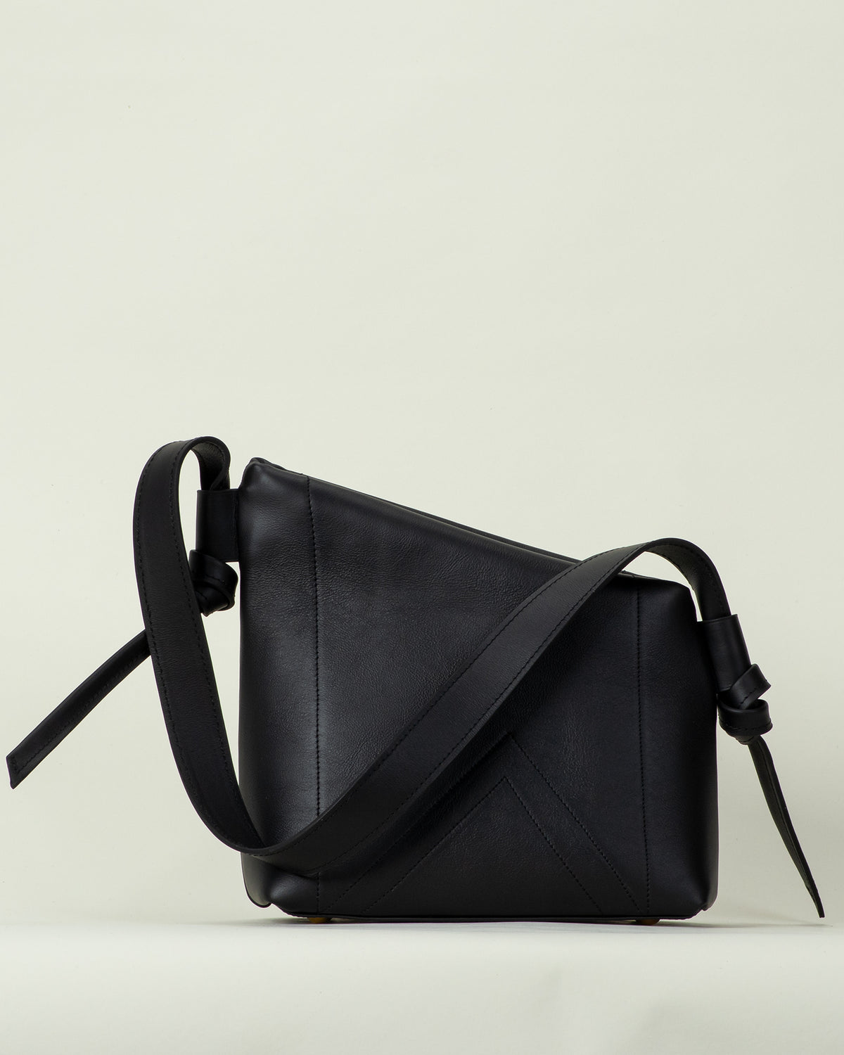 K Shoulder Bag In Black