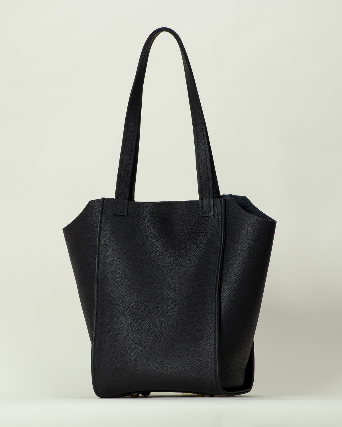Willow in Black