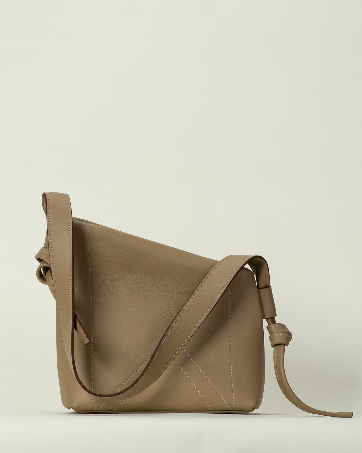 K Shoulder Bag in Dove